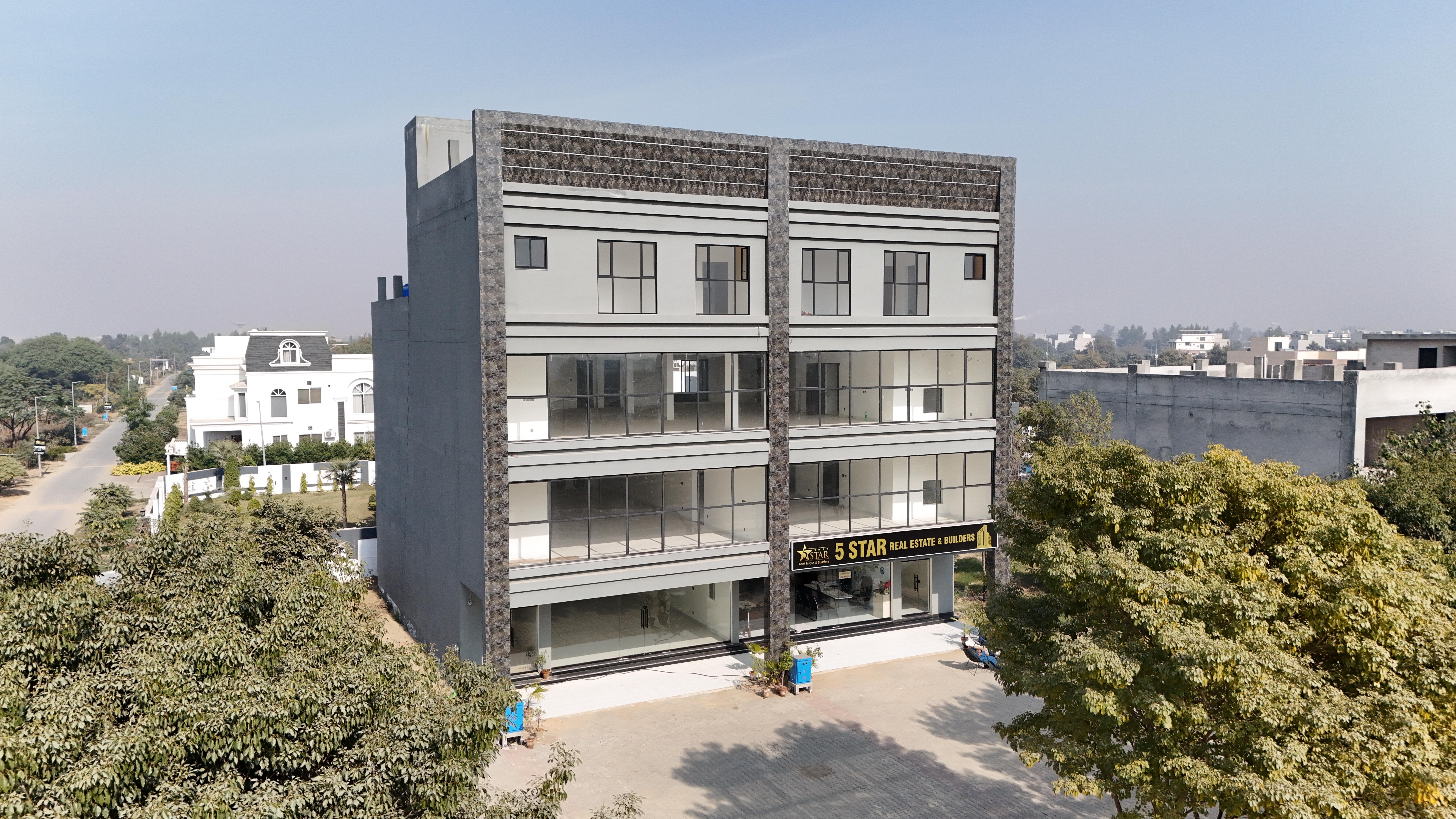 5 Star Real Estate & Commercial Plaza
